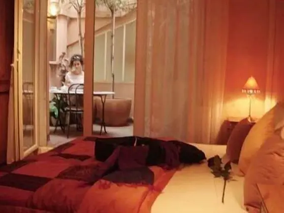 Comfort Tek Büyük Yataklı Oda