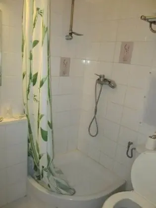 Büyük Yataklı Tek Kişilik Oda