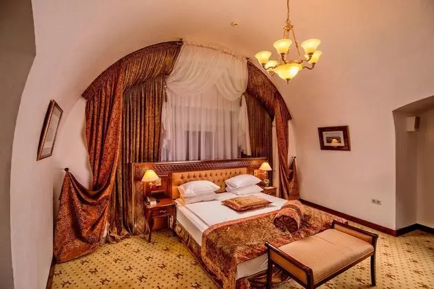 Luxury Tek Büyük Yataklı Oda