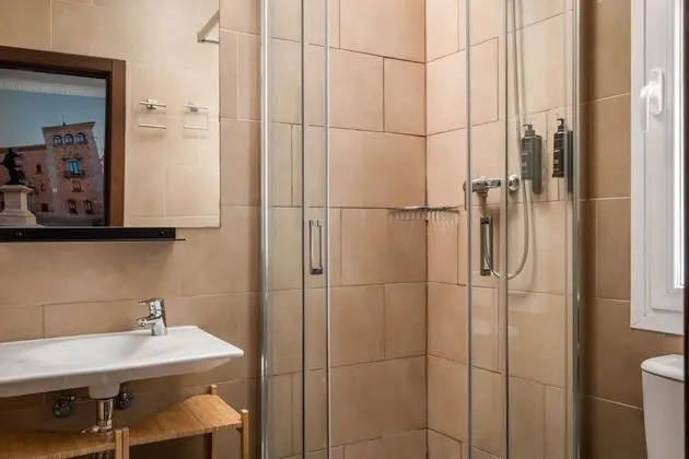 Tek Büyük Yataklı Oda (Interior)