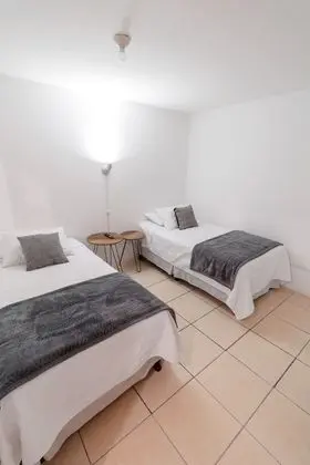 Basic Tek Büyük Yataklı Oda