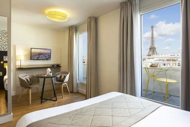 Stüdyo, Balkon (Eiffel Tower View)