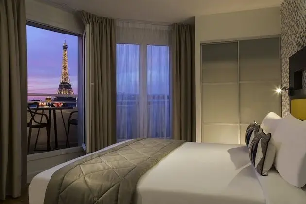 Stüdyo, Balkon (Eiffel Tower View)