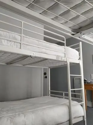 Economy Dört Kişilik Oda, Banyolu/Duşlu