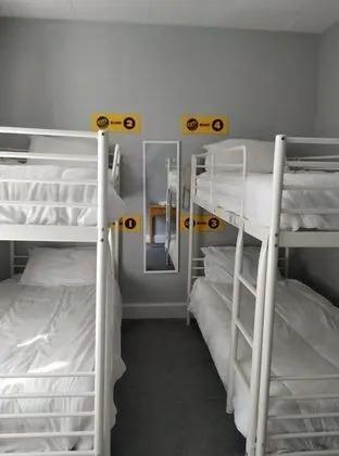 Economy Dört Kişilik Oda, Banyolu/Duşlu