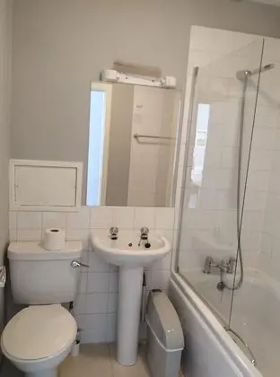 Economy Dört Kişilik Oda, Banyolu/Duşlu