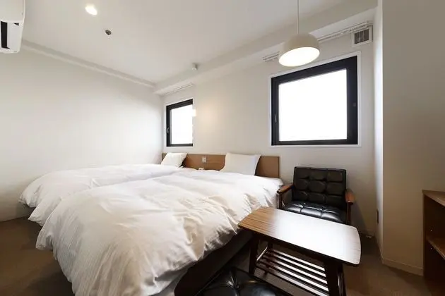 İki Ayrı Yataklı Oda, Sigara İçilmez