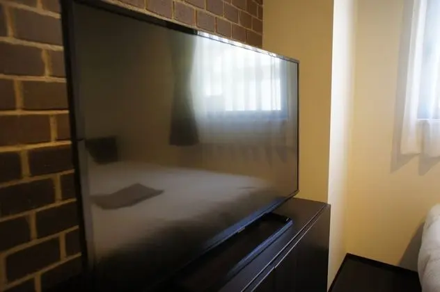 İki Ayrı Yataklı Oda, Sigara İçilmez