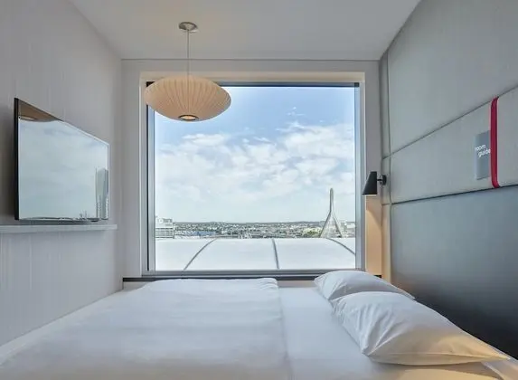 Comfort Oda, 1 En Büyük (King) Boy Yatak (Downtown View)