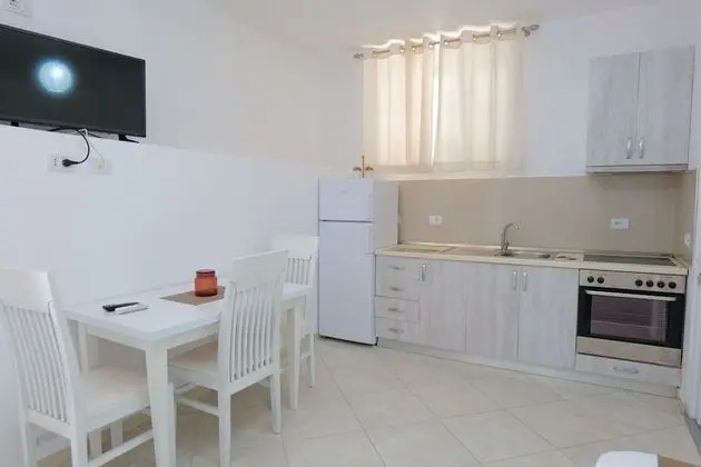 Tek Büyük Yataklı Oda, Balkon, Bahçe Manzaralı