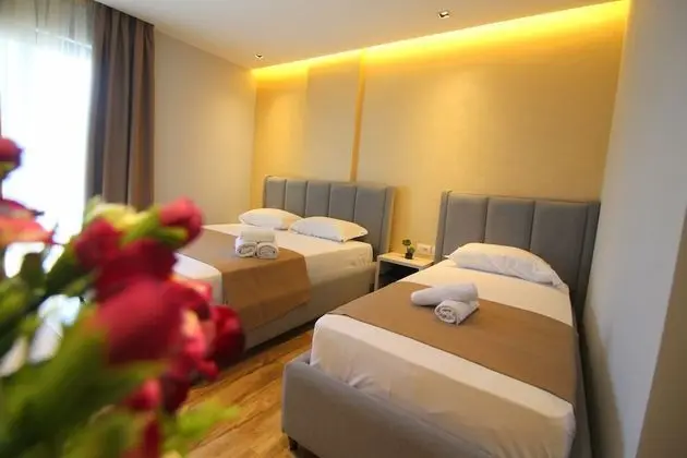 Dört Kişilik Oda, Zemin Kat