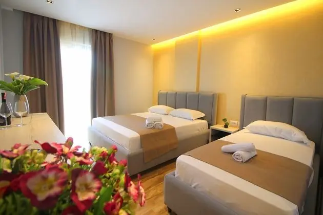 Dört Kişilik Oda, Zemin Kat