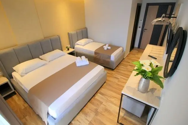 Dört Kişilik Oda, Zemin Kat