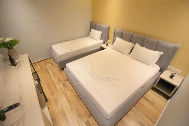 Üç Kişilik Oda, Deniz Manzaralı