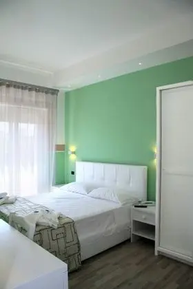 Tek Büyük Yataklı Oda, Balkon