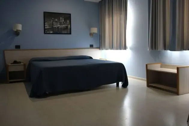 Standard Büyük Yataklı Tek Kişilik Oda