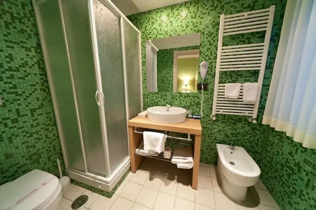 Standard Büyük Yataklı Tek Kişilik Oda