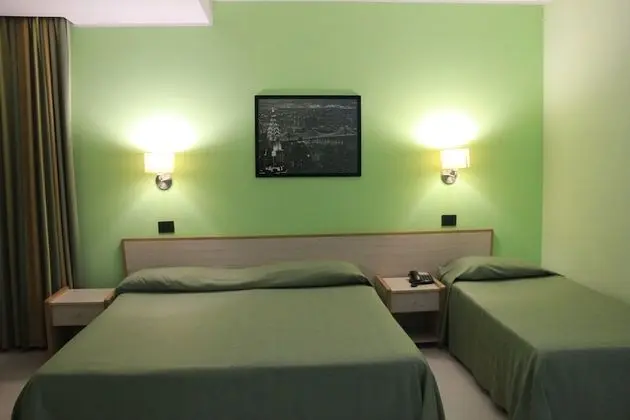 Standard Üç Kişilik Oda