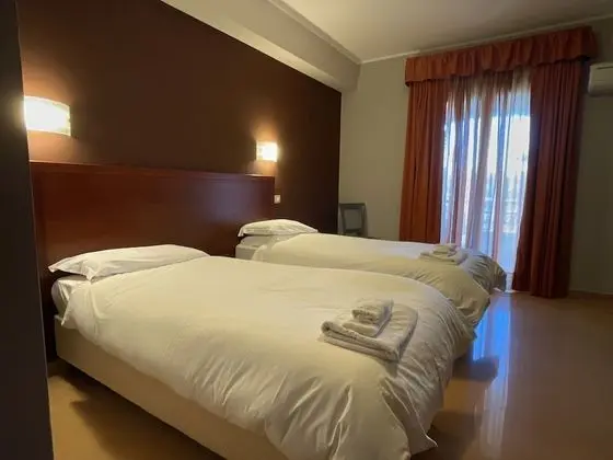 Oda, 2 Tek Kişilik Yatak