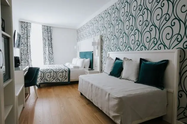 Deluxe Üç Kişilik Oda