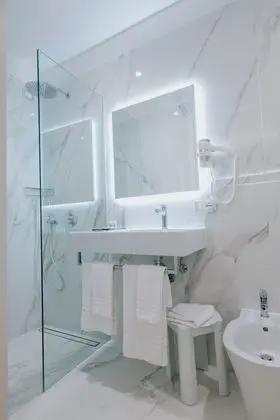 Deluxe Üç Kişilik Oda