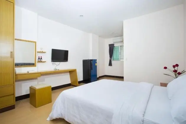 Standard Queen Room