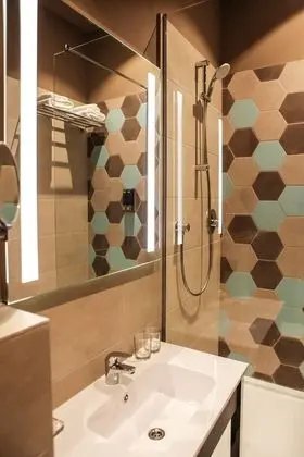 Basic Tek Büyük Yataklı Oda