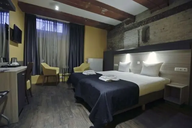 Oda (Basement Room, 2 Twin Beds)