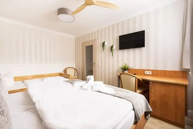 Basic Üç Kişilik Oda