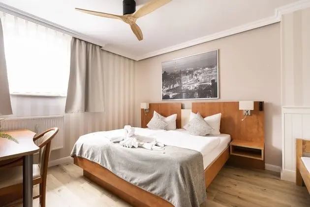 Basic Üç Kişilik Oda