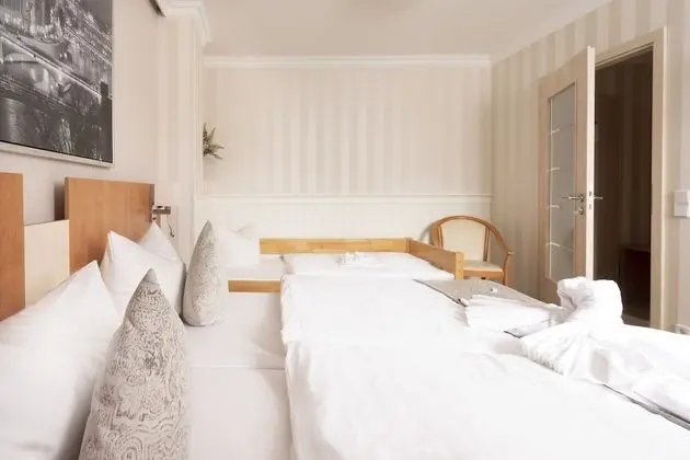 Basic Üç Kişilik Oda