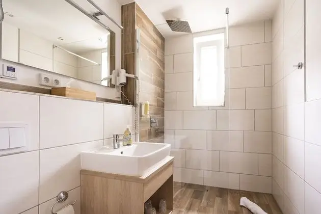 Basic Üç Kişilik Oda