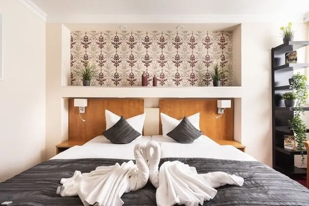 Tek Büyük Yataklı Oda