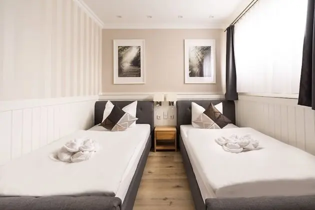 Tek Büyük Yataklı Oda