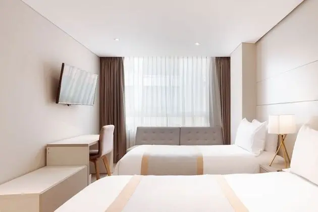 Tek Büyük Yataklı Oda, Balkon, Şehir Manzaralı