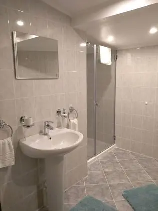 Standard Oda, 1 Büyük (Queen) Boy Yatak, Özel Banyo