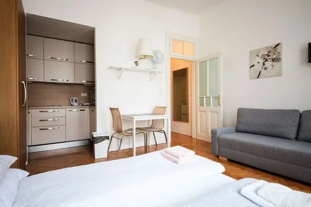 City Apart Daire (#411)