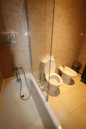 Basic Tek Büyük Yataklı Oda, Ortak Banyo