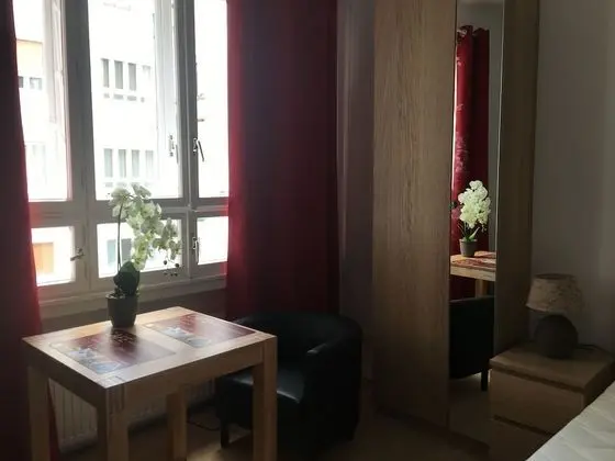 Comfort Oda, 1 En Büyük (King) Boy Yatak, Özel Banyo, Şehir Manzaralı