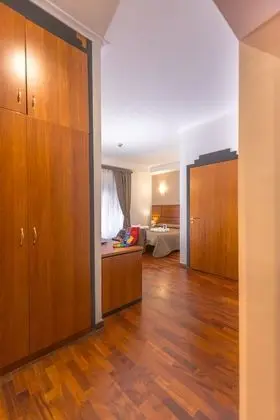 Classic Tek Büyük Yataklı Oda