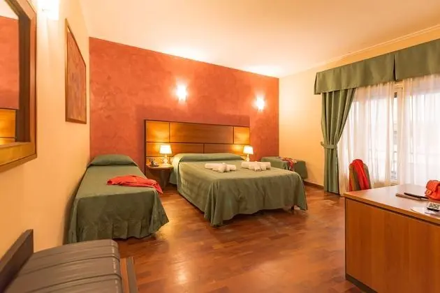 Classic Üç Kişilik Oda