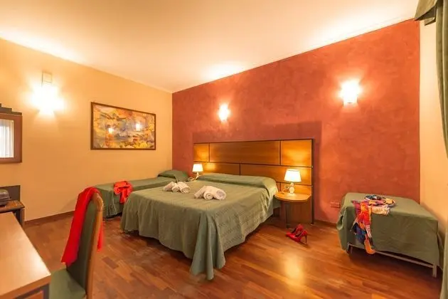 Classic Üç Kişilik Oda