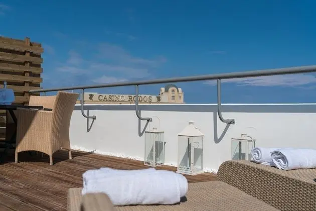 Panoramic Suite with open-air Jacuzzi