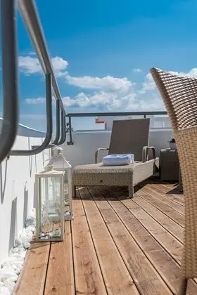 Panoramic Suite with open-air Jacuzzi