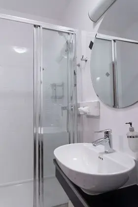 Deluxe Tek Büyük veya İki Ayrı Yataklı Oda