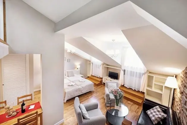 Superior Apart Daire, Asma Kat