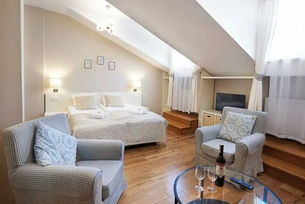 Superior Apart Daire, Asma Kat