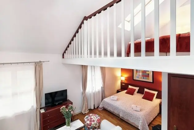 Superior Apart Daire, Asma Kat