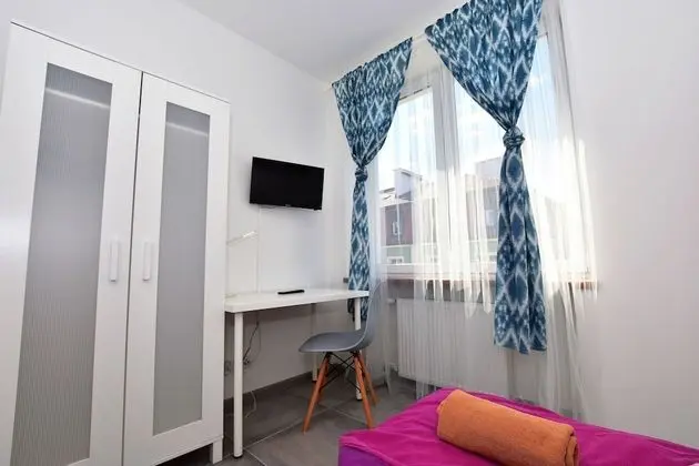 Tek Büyük Yataklı Oda, Ortak Banyo (KuP2)