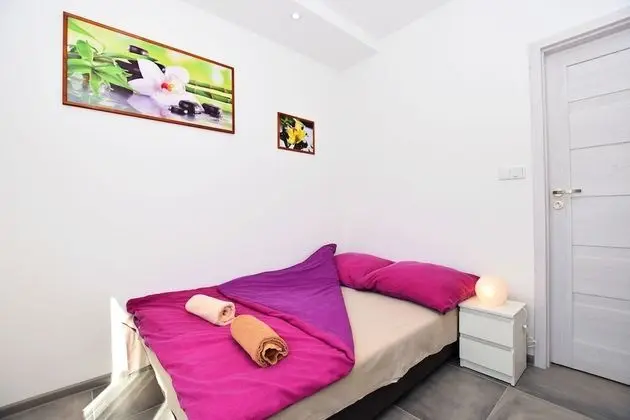 Tek Büyük Yataklı Oda, Ortak Banyo (KuP2)